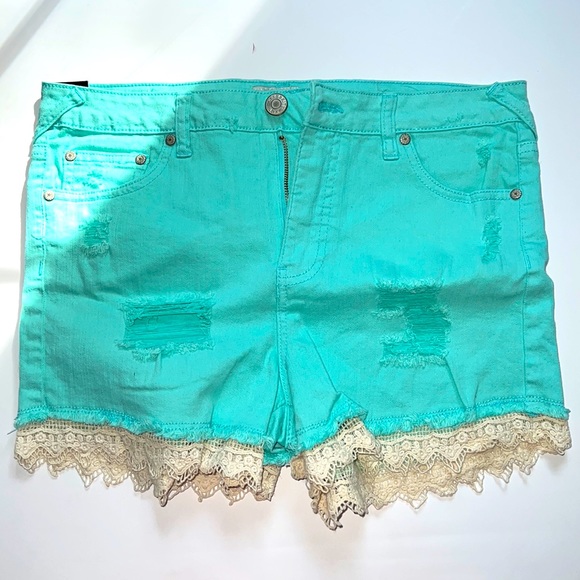 Celebrity pink jeans shorts size 9 - Picture 1 of 5